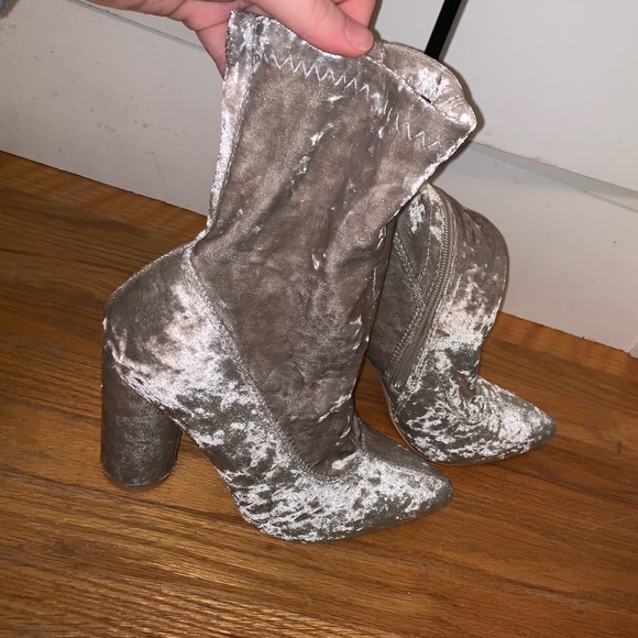 Velvet Booties - Picture 2 of 3